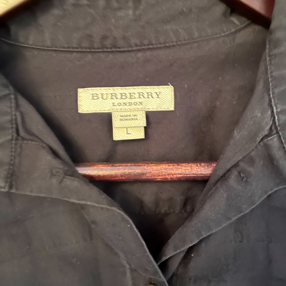 AUTHENTIC BURBERRY BUTTON DOWN - Picture 5 of 7